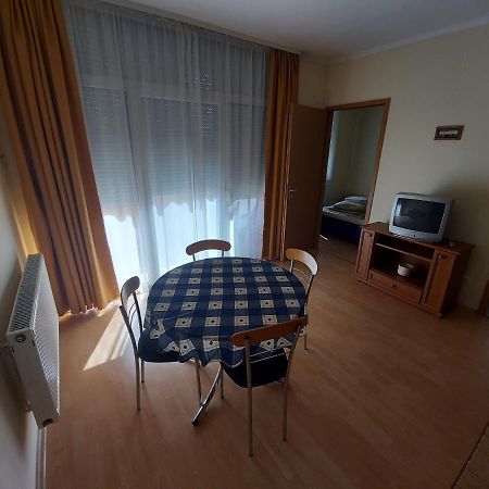 דירות Hévíz Romai Therme Apartman מראה חיצוני תמונה