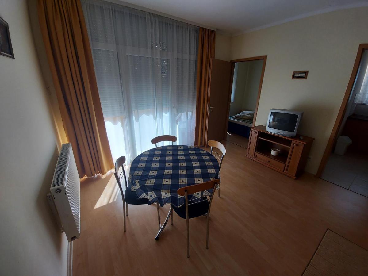 דירות Hévíz Romai Therme Apartman מראה חיצוני תמונה